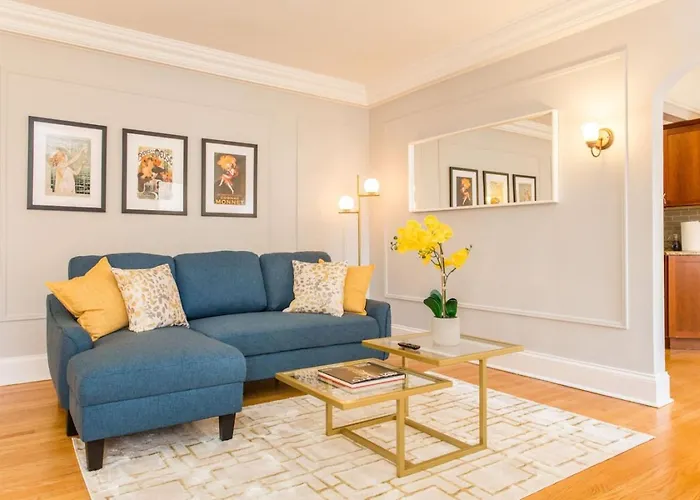 Downtown Guild Magnificent Mile, Gold Coast #4 * Chicago